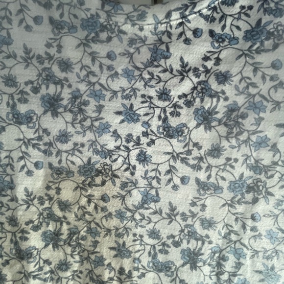 LC LAUREN CONRAD floral Short Sleeve Fitted T-Shirt - Picture 3 of 9